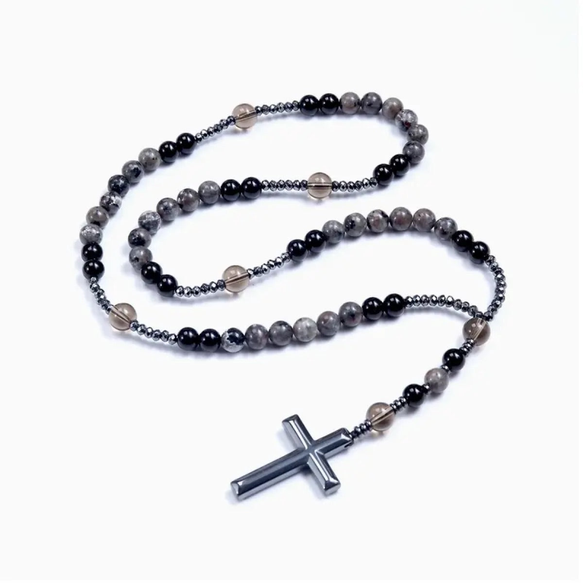 Collier croix Eclat Mystique en obsidienne et yooperlite réactive aux UV
