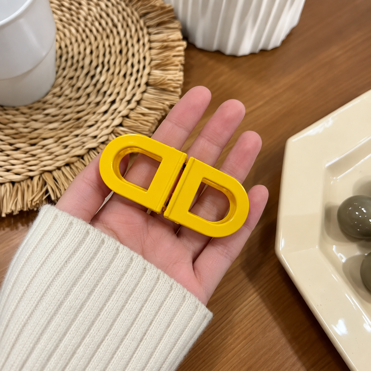2D Flat, Women's Magnetic Hair Clips Suitable for - Strong Hold Non-Slip Magnetic Hair Claw Clips, No Marks Residue-Free, Flat Magnetic Clips Suitable for Home, Travel,, - Easy to Use Hairstyle for Women