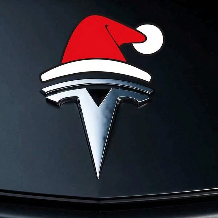 Festive Christmas Hat Car Badge – Slightly Raised Decorative Sticker for Cars & Holiday Auto Decor（2pcs）