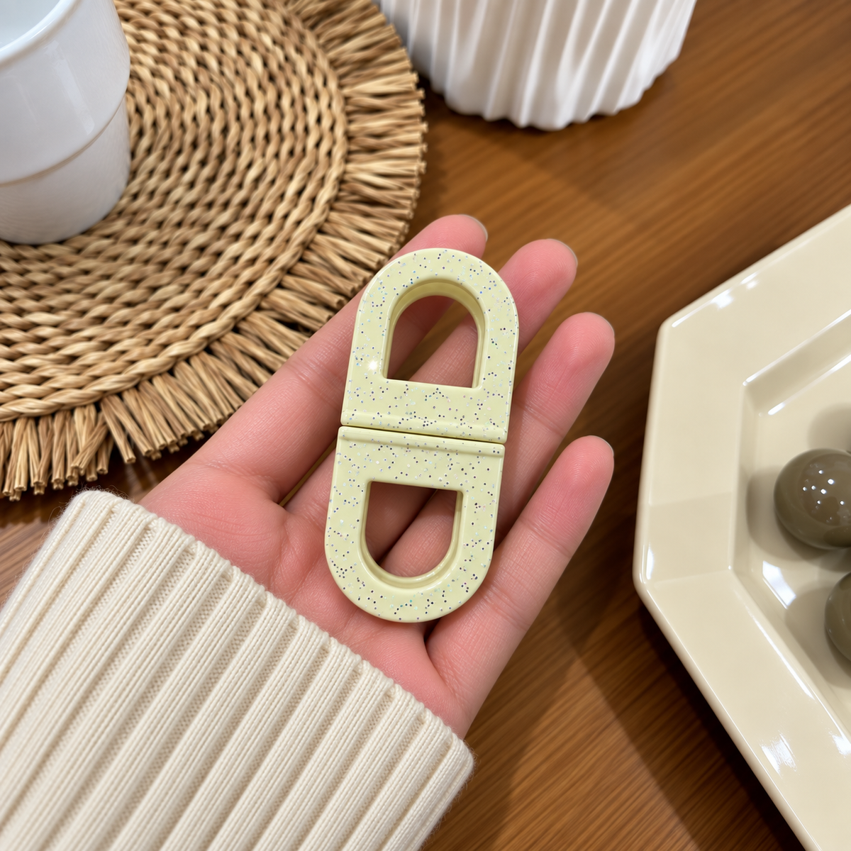 2D Flat, Women's Magnetic Hair Clips Suitable for - Strong Hold Non-Slip Magnetic Hair Claw Clips, No Marks Residue-Free, Flat Magnetic Clips Suitable for Home, Travel,, - Easy to Use Hairstyle for Women