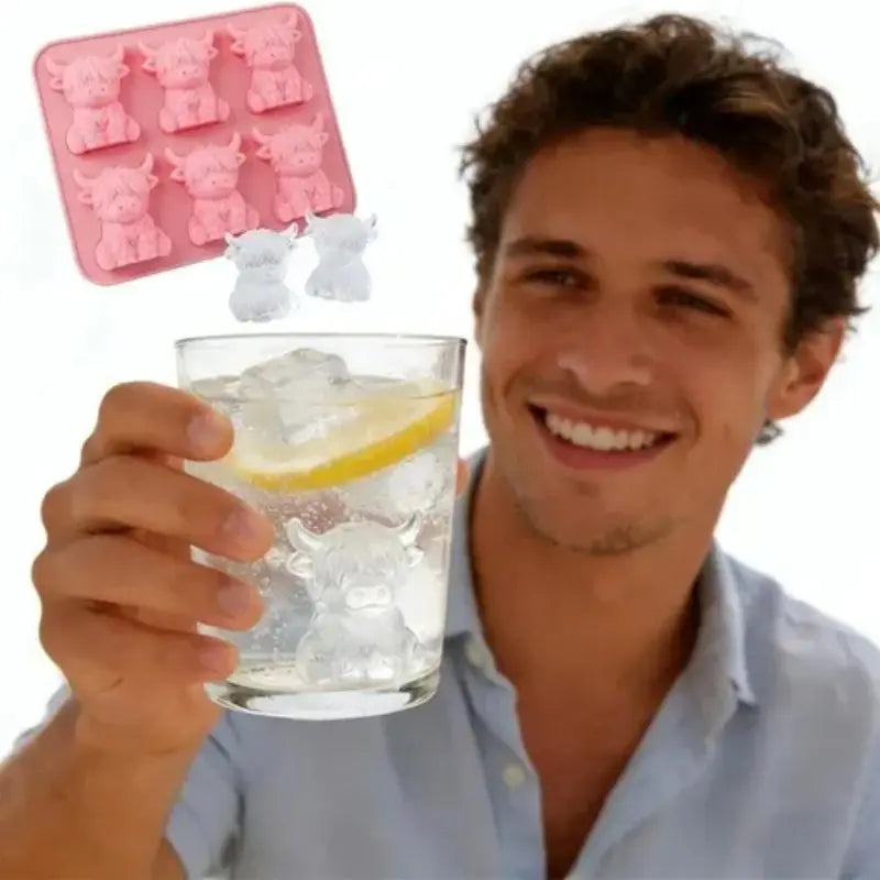 Mini Highland Cow Ice Cube Mold, Cute 3D Ice Cubes for Drinks, Parties, and Gifts, Perfect for Beverage Enhancements