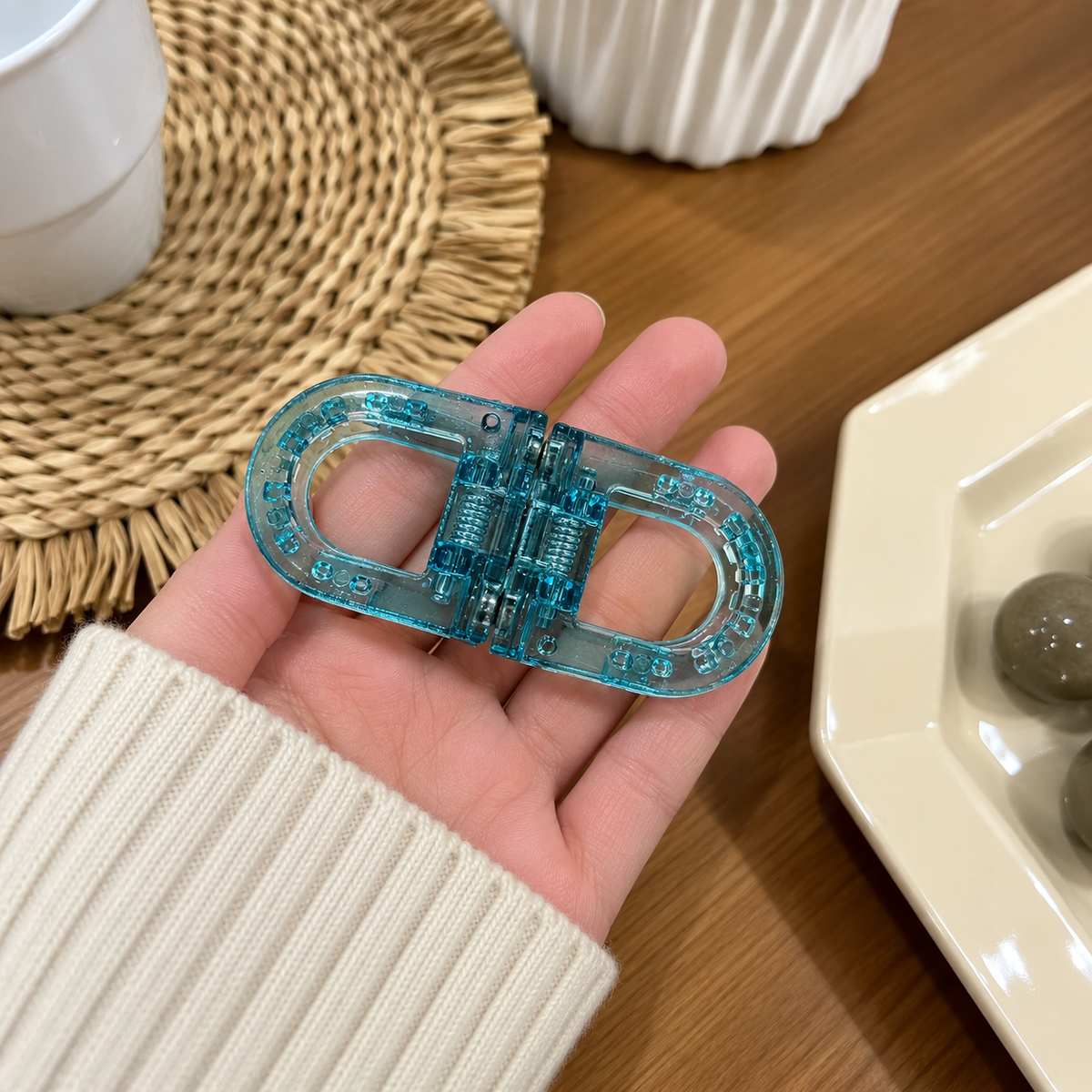 2D Flat, Women's Magnetic Hair Clips Suitable for - Strong Hold Non-Slip Magnetic Hair Claw Clips, No Marks Residue-Free, Flat Magnetic Clips Suitable for Home, Travel,, - Easy to Use Hairstyle for Women
