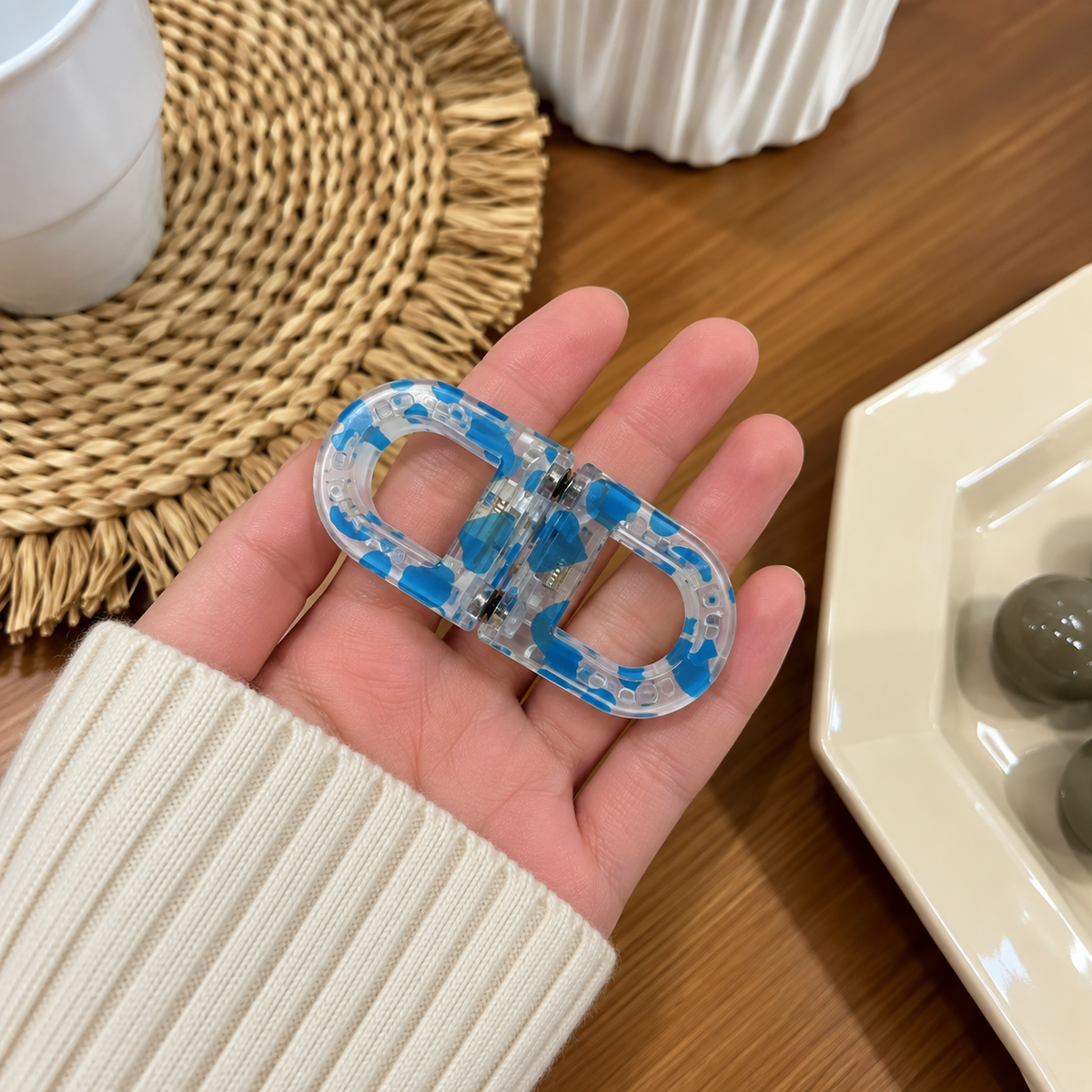 2D Flat, Women's Magnetic Hair Clips Suitable for - Strong Hold Non-Slip Magnetic Hair Claw Clips, No Marks Residue-Free, Flat Magnetic Clips Suitable for Home, Travel,, - Easy to Use Hairstyle for Women
