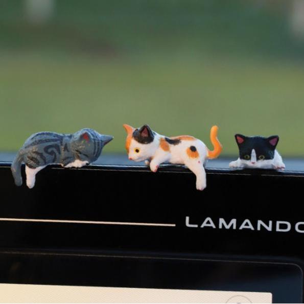 MUNBYN 2026 Mini Cat Desk Figurines Set of 5