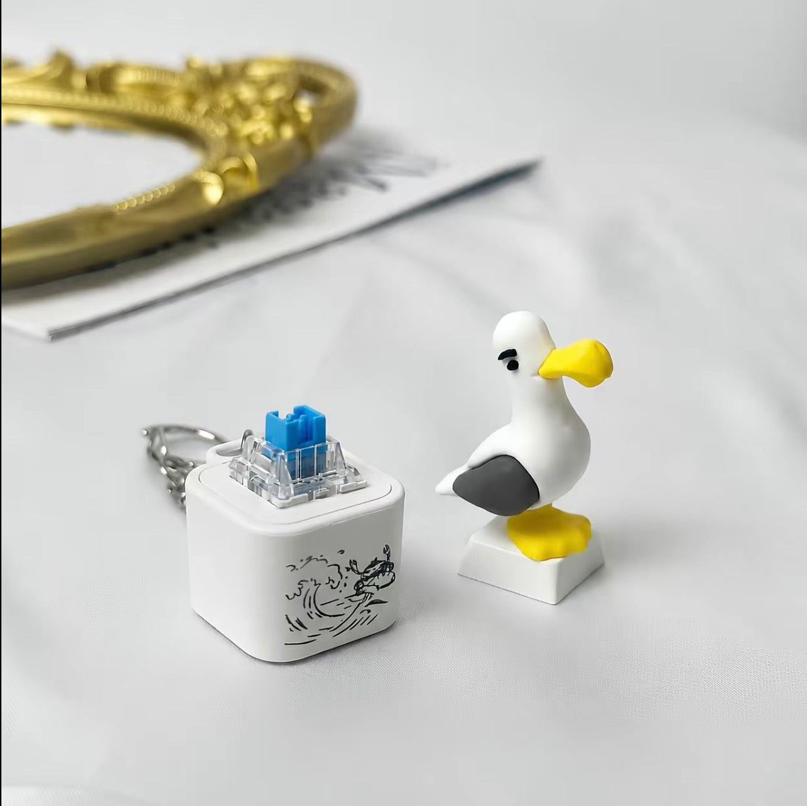 Seagull MINE! Button Keychain-Real Sound & LED Light, Funny Interactive Gift for Friends & Family
